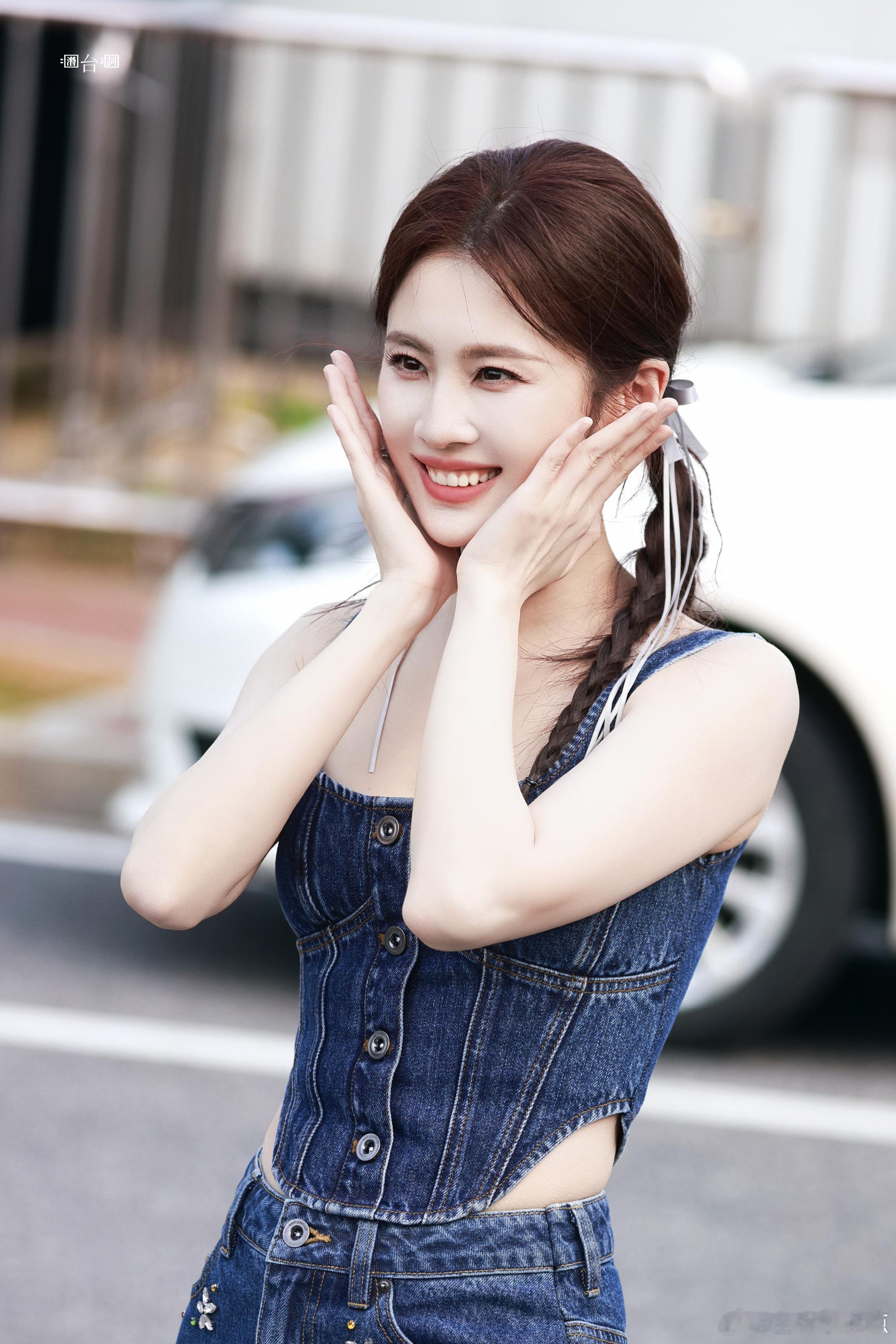 以舞为语，以心为行。禅意与舞台完美融合，这就是属于张慧雯的独特魅力🌌张慧雯者来