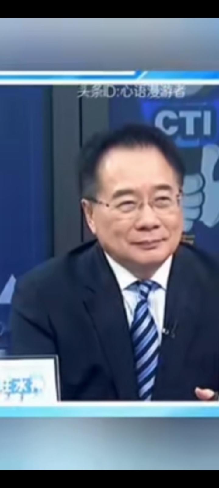 博士很多，蔡正元博士很少。
听他的节目醍醐灌顶，尤其黄金，股票期货预测很准，特别