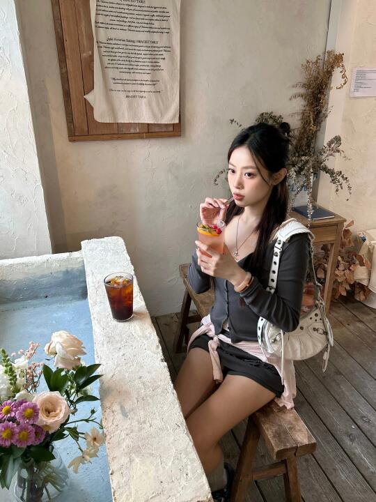 延南洞的咖啡店好piu亮📖🩰🐈‍