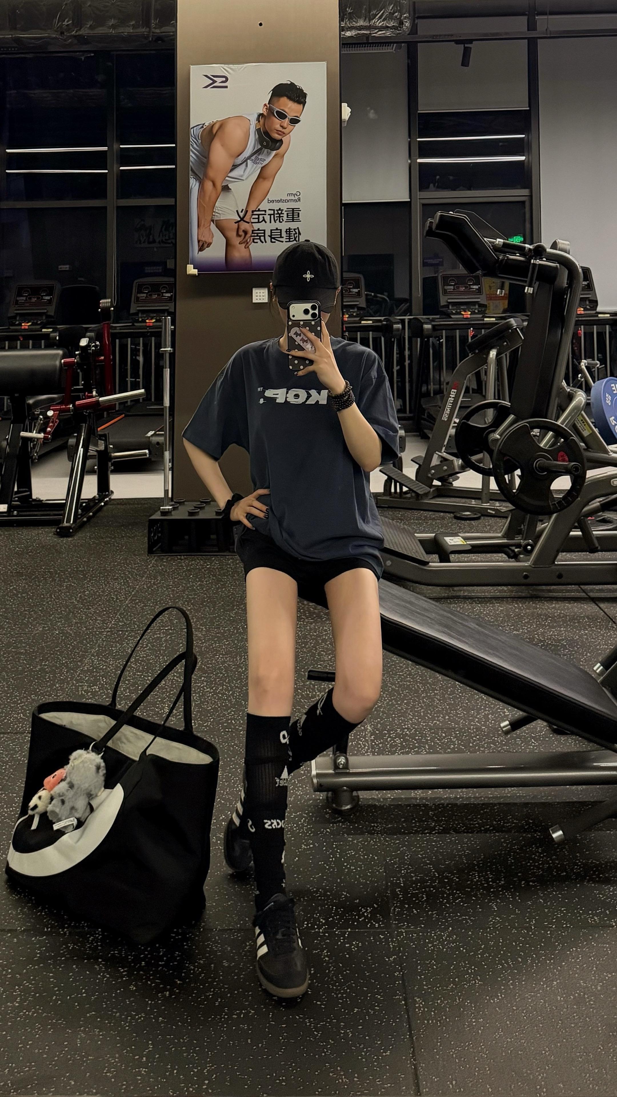 请永远相信自己 是一个幸运的人 是一个幸福的人 是一个健康的人 是一个...