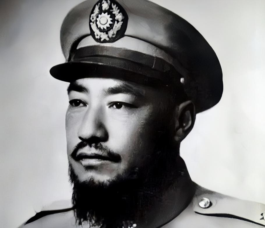 他活埋近 5000 名红军，后逃往国外安度晚年，如今竟然还有人歌颂他。2 万多人