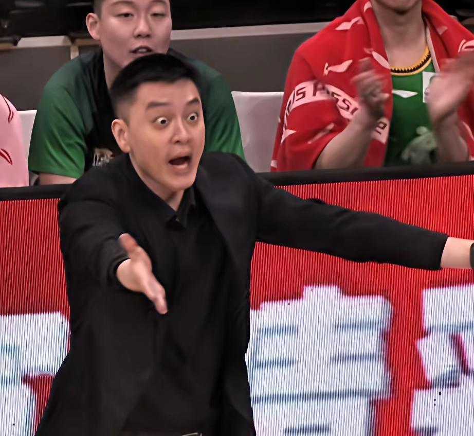 辽宁队这个赛季好像已经玩完了！
再一次主场惨败，外援已经无脸见人了，赵继伟在场边