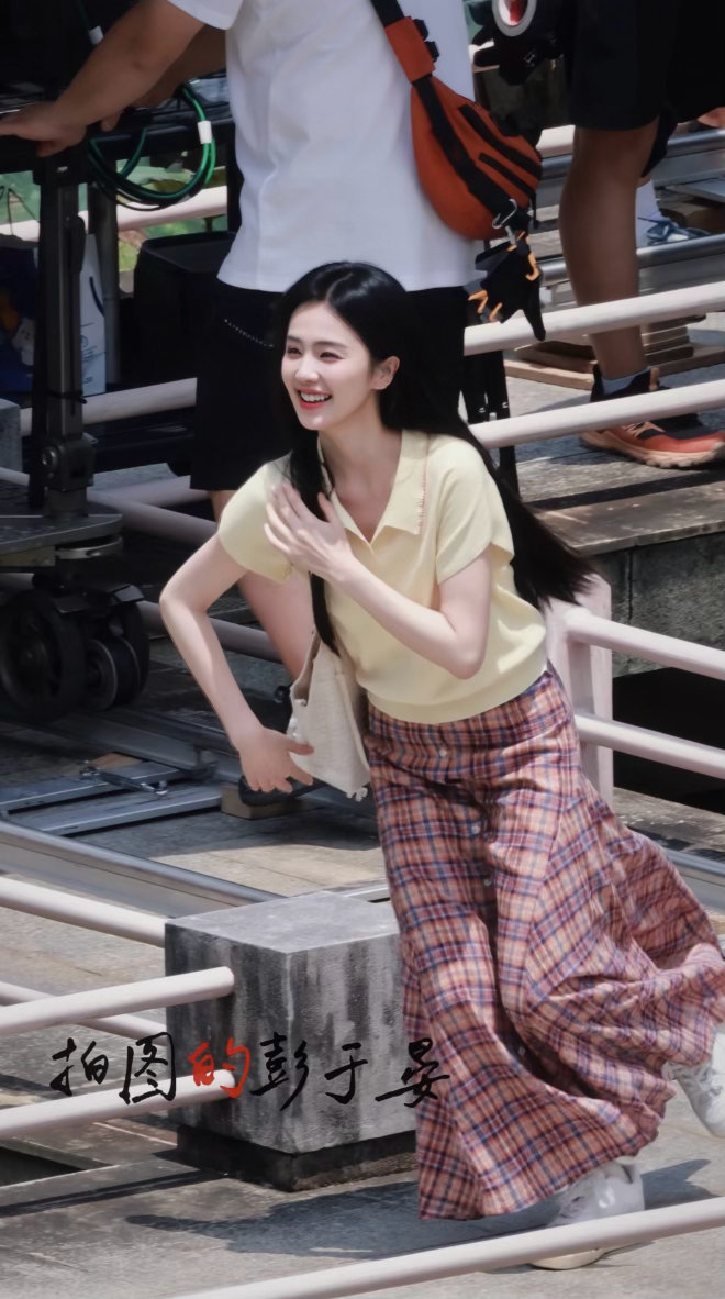 “学姐，原来你也有这样明媚的时候吗”🌸 90年代的韵娜完全是欧尼啊白鹿你终于原