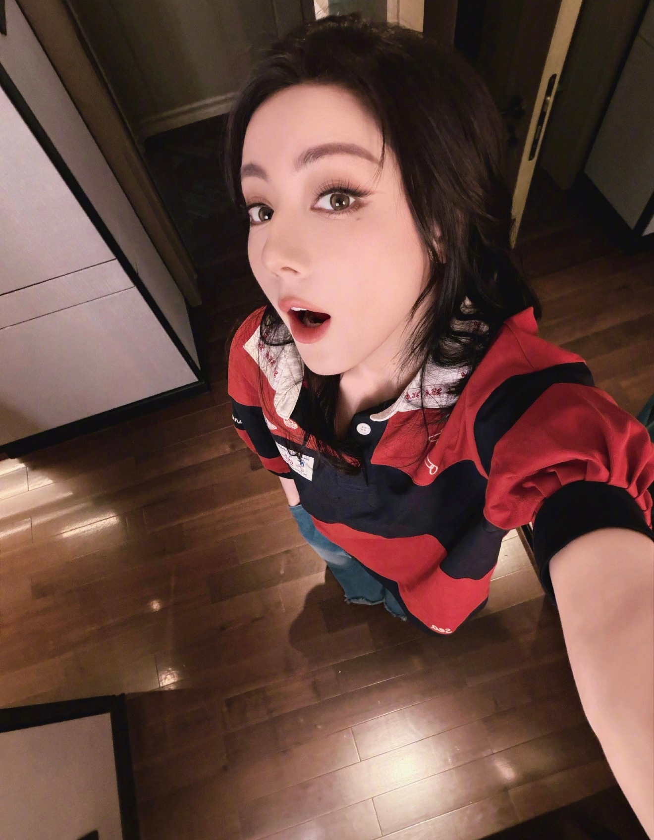 迪丽热巴今日份营业好久没看到热巴自拍啦好美