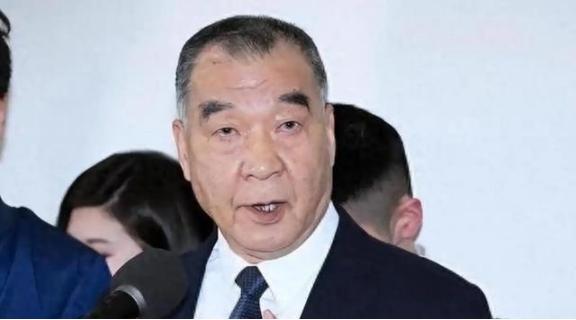 你要打多久我就陪多久！只要大陆战机敢越线，台军就开第1枪击落，邱国正一边大声宣称