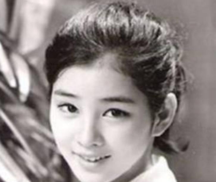 结婚5天，丈夫跑了。等了68年，丈夫死了。一辈子没碰过她一下，临终前她却说：无怨