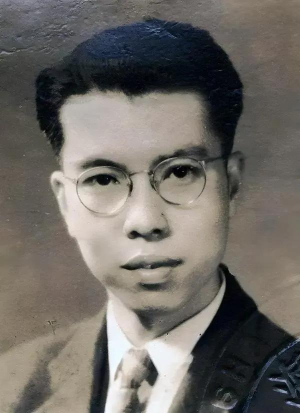 1948年，28岁男子不顾妻子反对，坚决给出生3天的女儿开刀，他用刀划开女儿后背