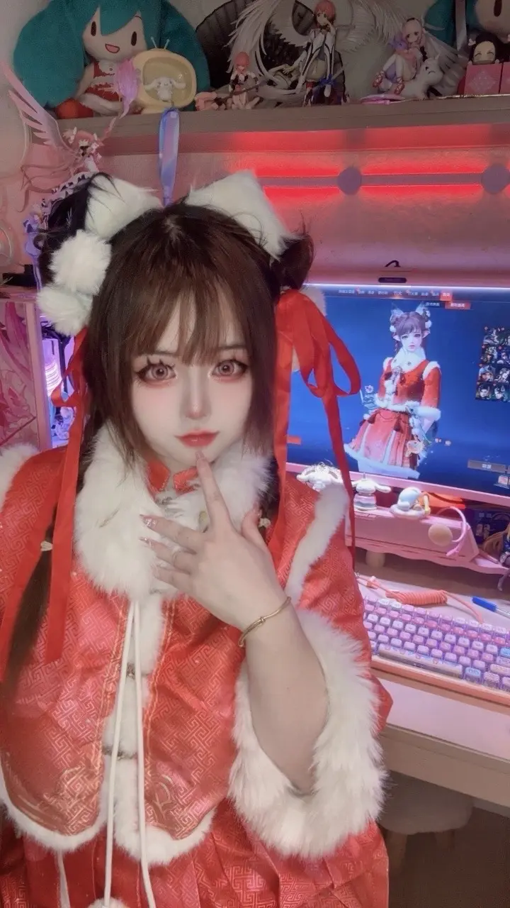 祝宝子们新年快乐！来年发财，打劫出红～