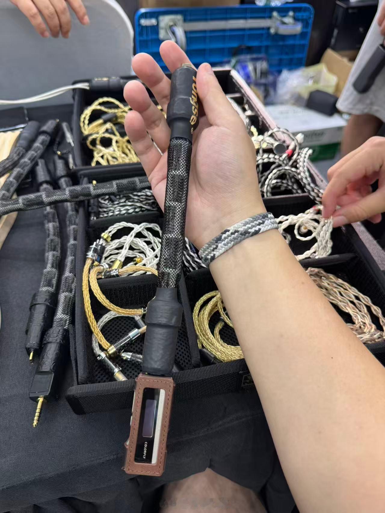 你们看看九段琦谈 群里发的这些东西……发烧友里到底有没有正常人嘛[doge] ​