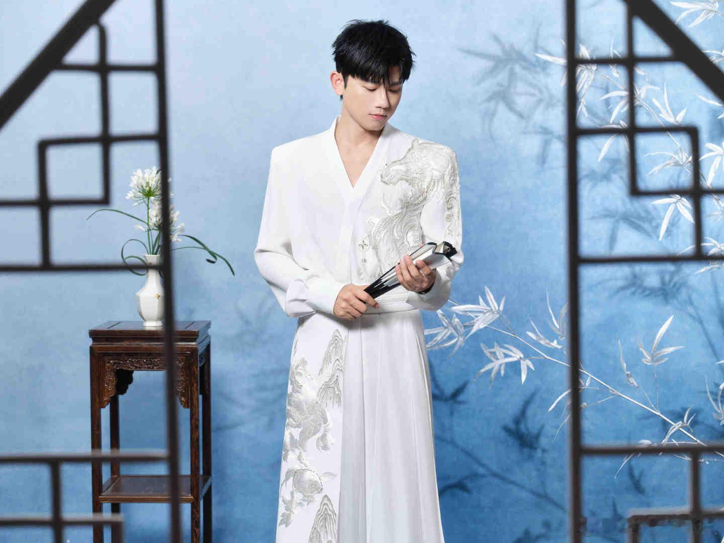 原来京剧念白也张杰自己来啊 张杰未LIVE巡回演唱会 刷到张杰春晚彩排路透，直接