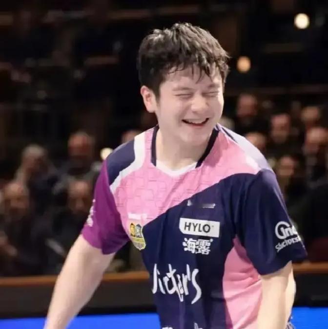 德国传奇求着和中国对手过圣诞。
 
不是客套。41岁的波尔，盯着24岁的樊振东复