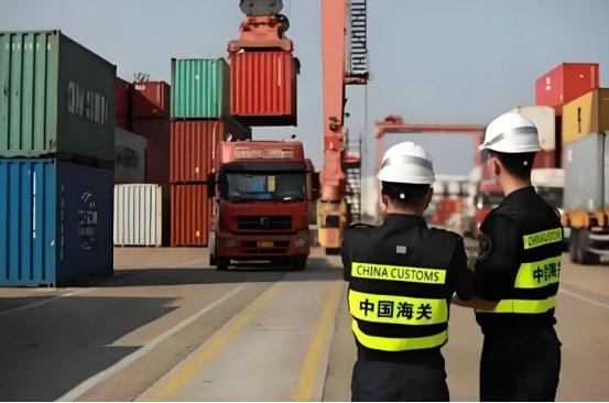 西方不是天天喊卡脖子吗？中国反手把AI大模型、十万卡算力、光伏叠层、细胞基因这4