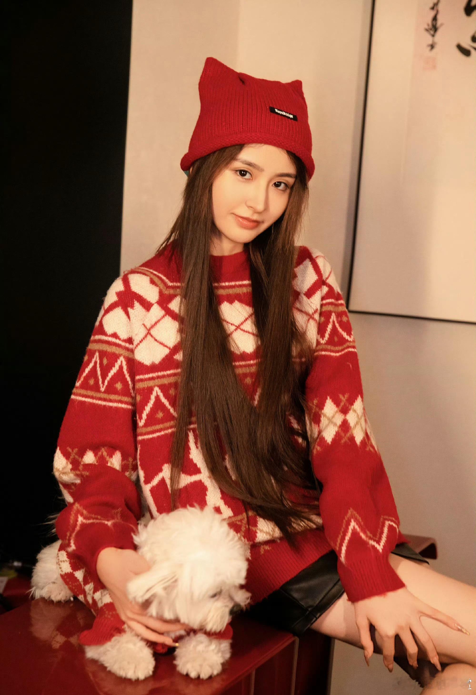 金子涵称有人怂恿她当演员 金子涵称有人怂恿她当演员，称拍戏时与男演员的亲密戏让她