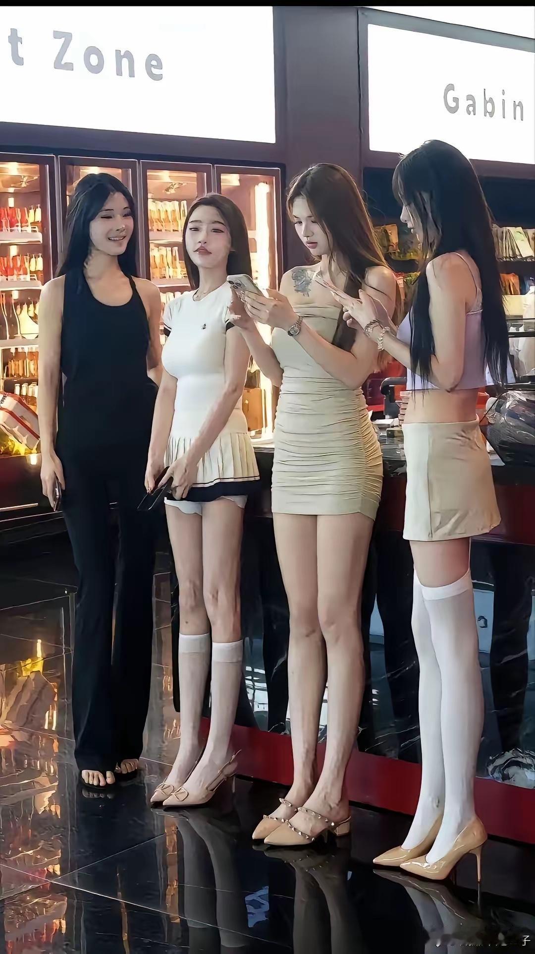 猜面相。这四位女生，哪位女生婚姻最差？