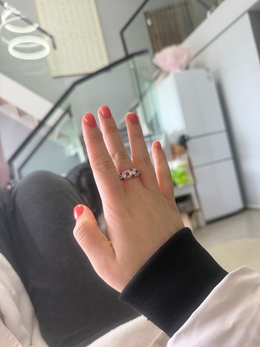 开学了 换了短指甲 感觉戒指都变丑了但是要用电脑 没办法👐 