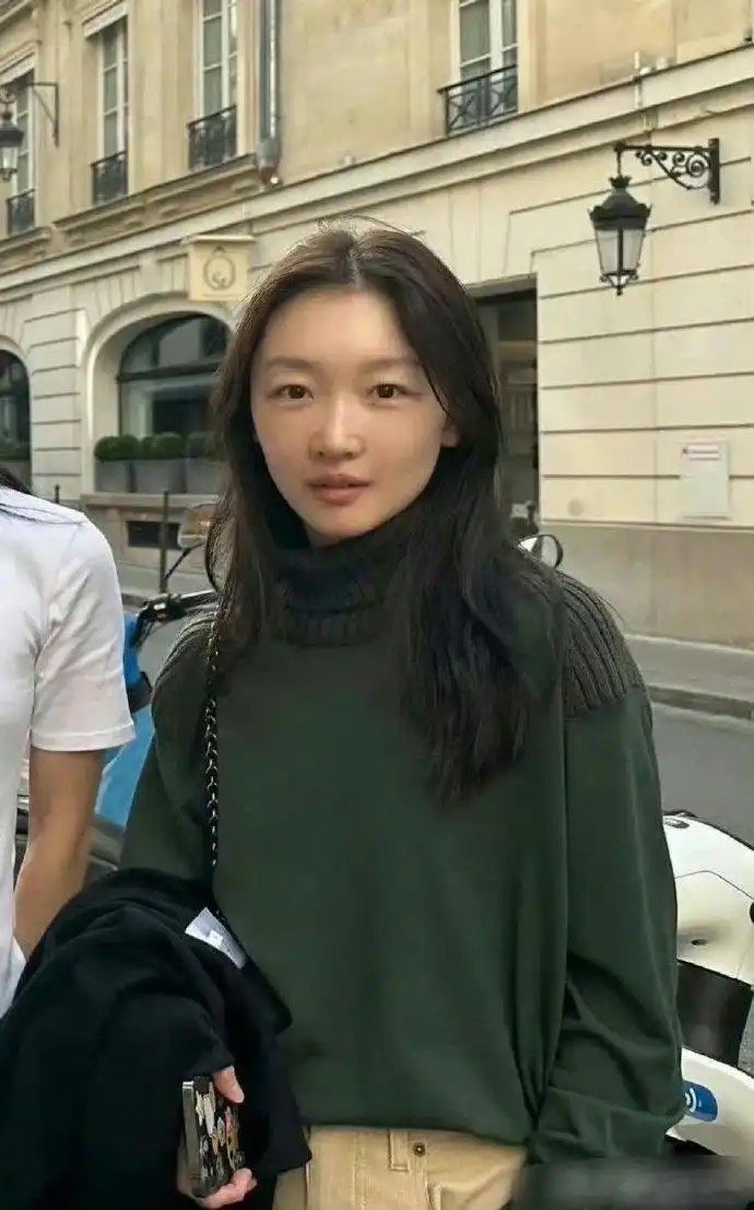 据说男人都选马思纯女人选周冬雨嘛，对吗？ ​​​