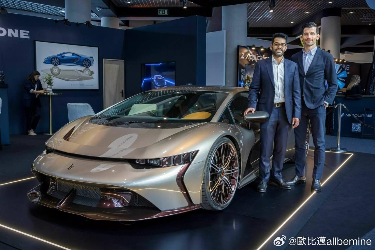 Bertone GB110搭載5.2升雙渦輪增壓V10引擎，最大馬力1,100h
