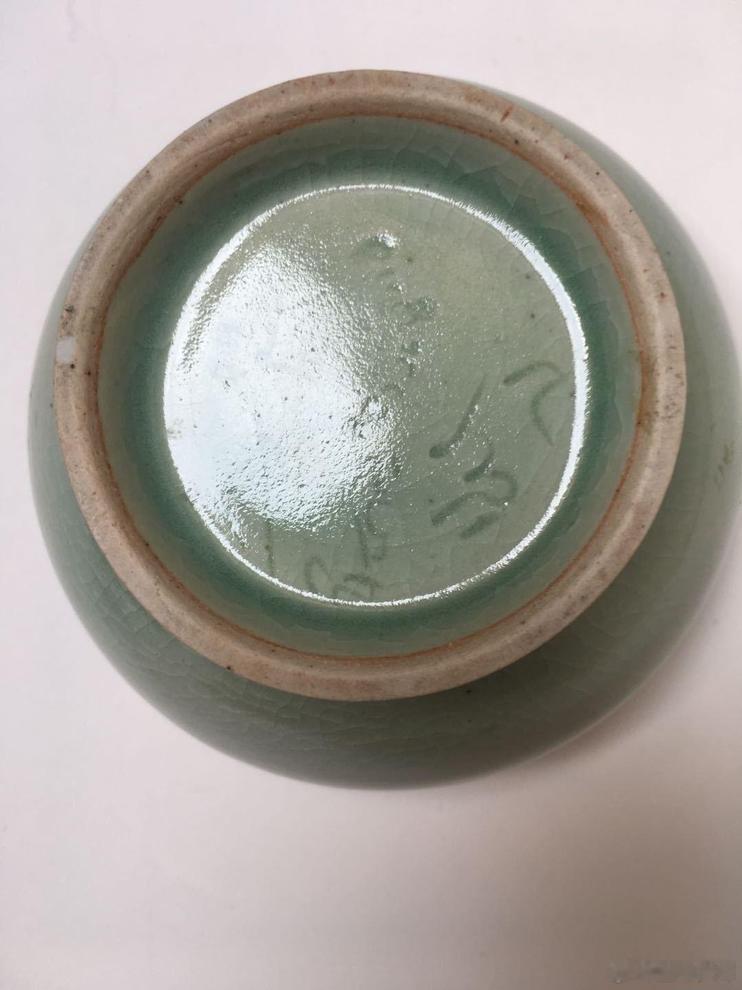 每周鉴赏收藏精品之汝窑粉青釉盖碗        我们鉴赏本件汝窑粉青釉盖碗，最引