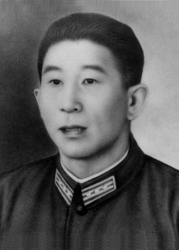李维梓（1916—1964），山东省乳山县人，1939年5月参加革命，同年10月