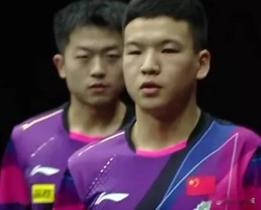 WTT多哈男子总决赛
男双决赛
国乒德比战，袁励岑/向鹏直落三盘击败林诗栋/林高