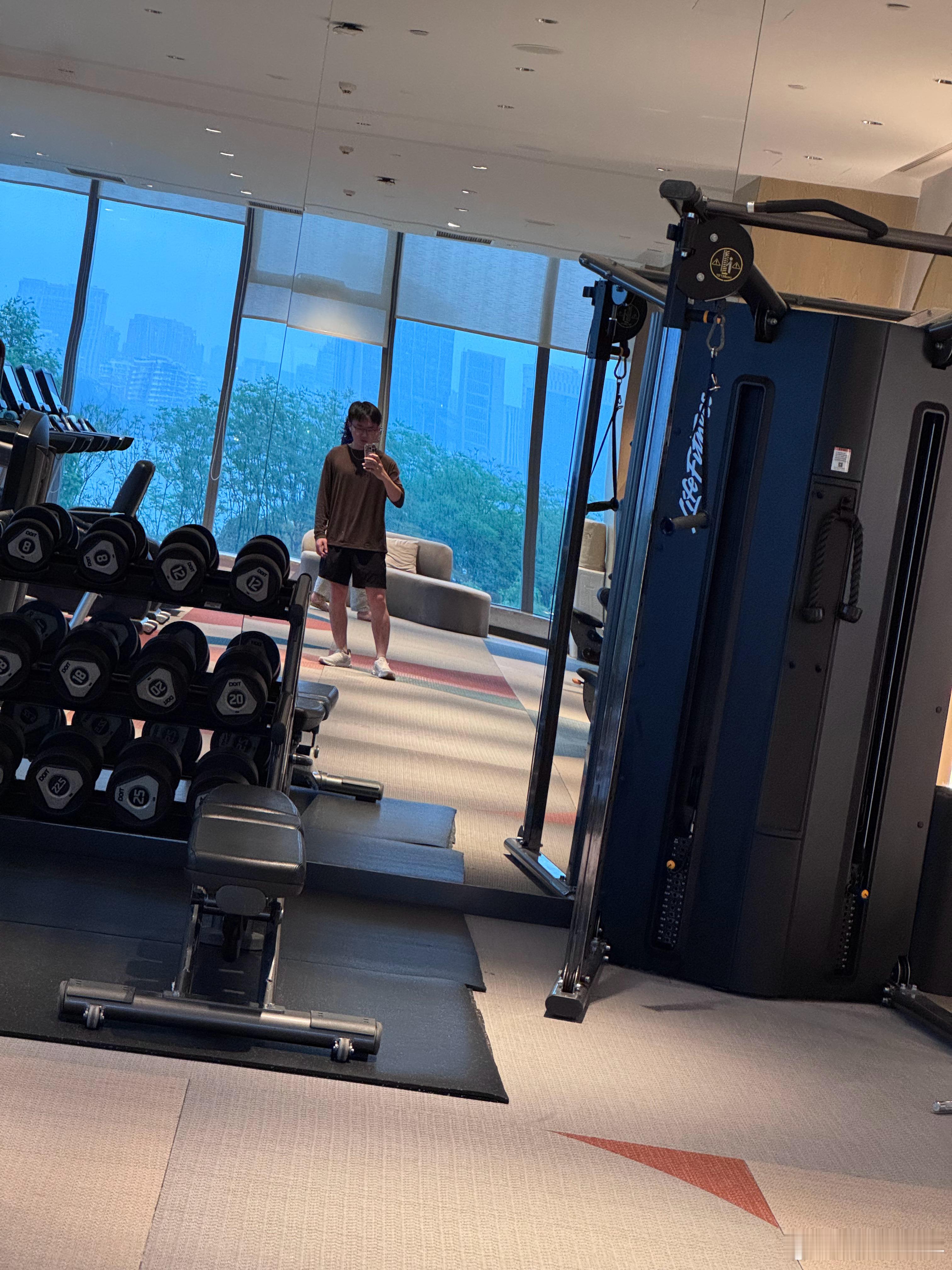 2026第39练🏋️♂️试完Lafa5 Ultra回来酒店举下铁，这次可够快的