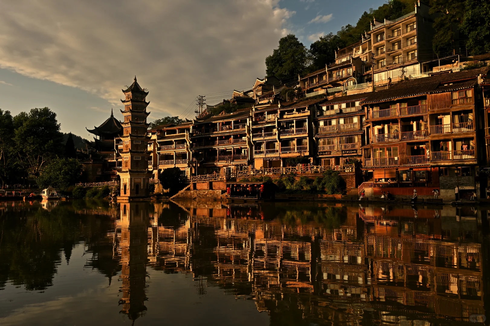 湖南凤凰古城绝美夕阳