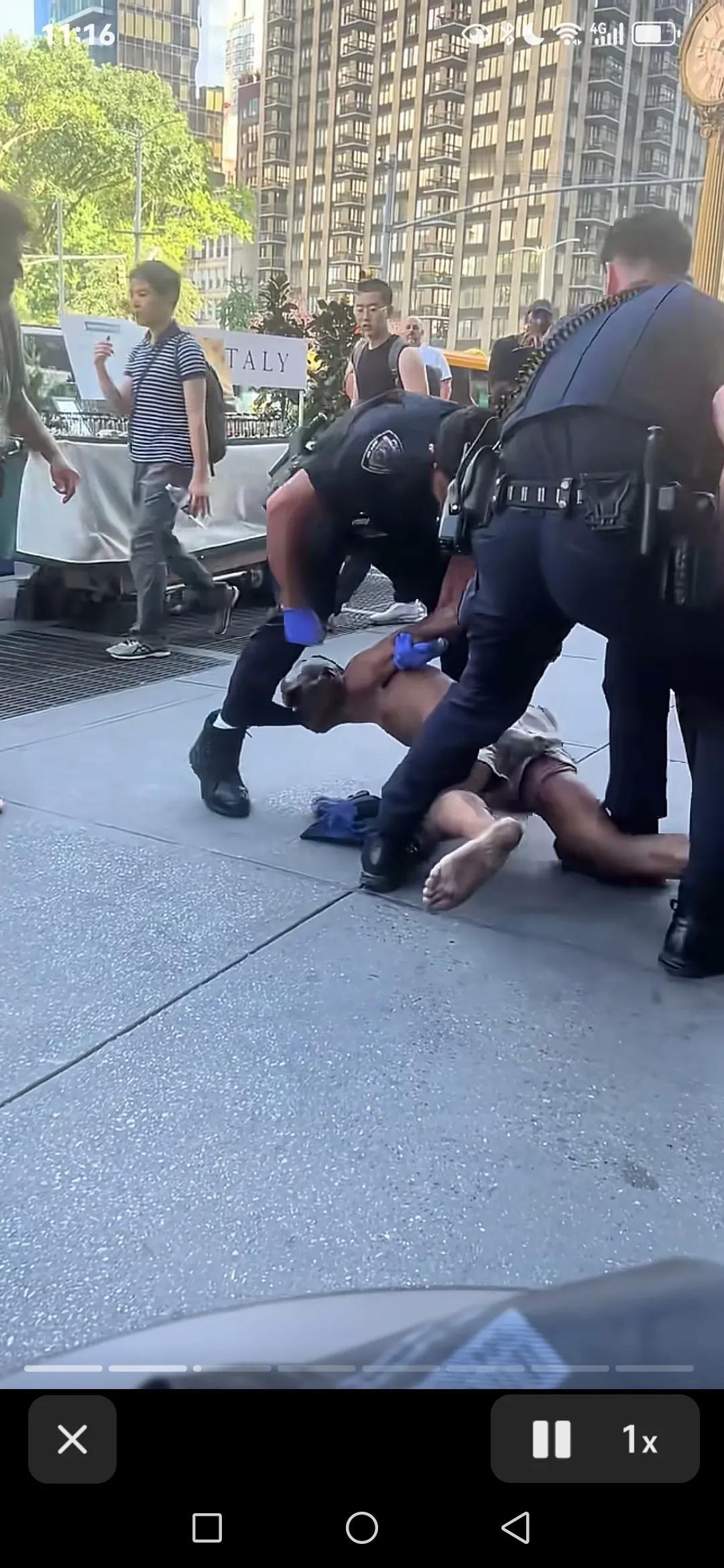 看别人的鸭子多幸福，你们的精神🦆[大笑][捂脸]