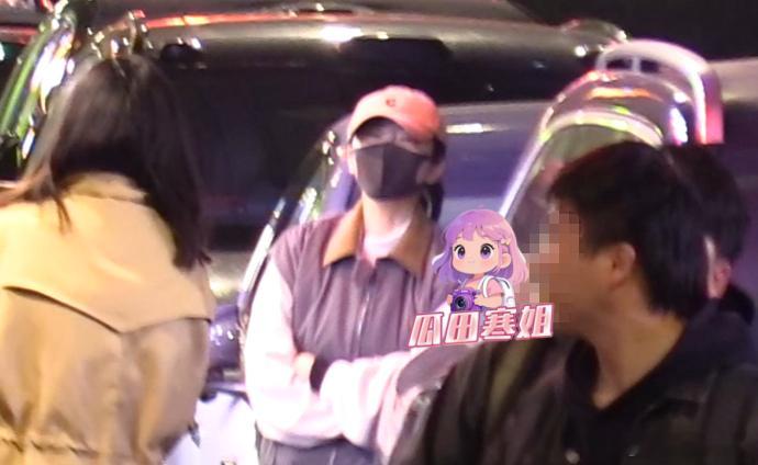 景甜素颜笑容甜美景甜素颜状态不错啊。景甜否认网传代孕合同前和朋友一起聚会，聚会结