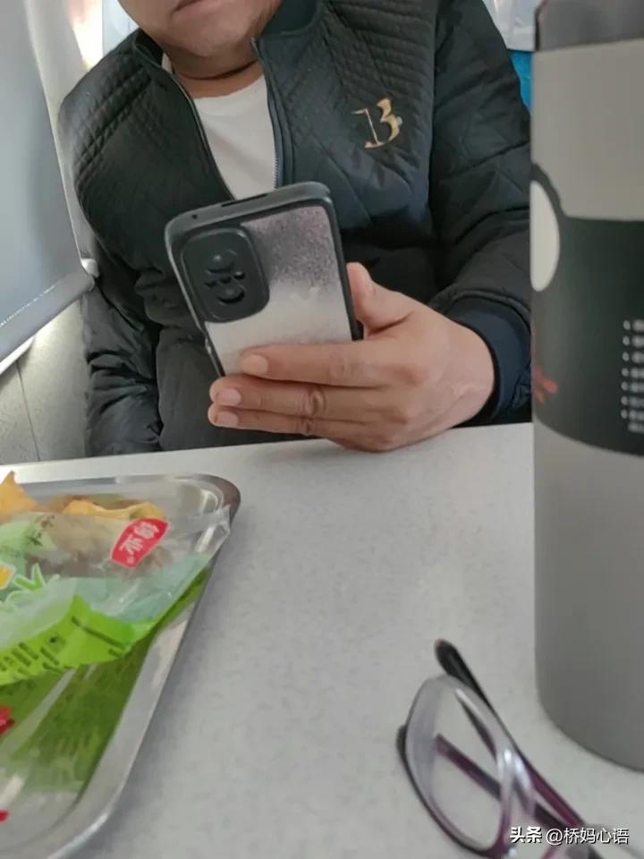 坐个火车，把我气够呛，还没法发作，真气人！

在老公这待了几天，有点待够了，我就