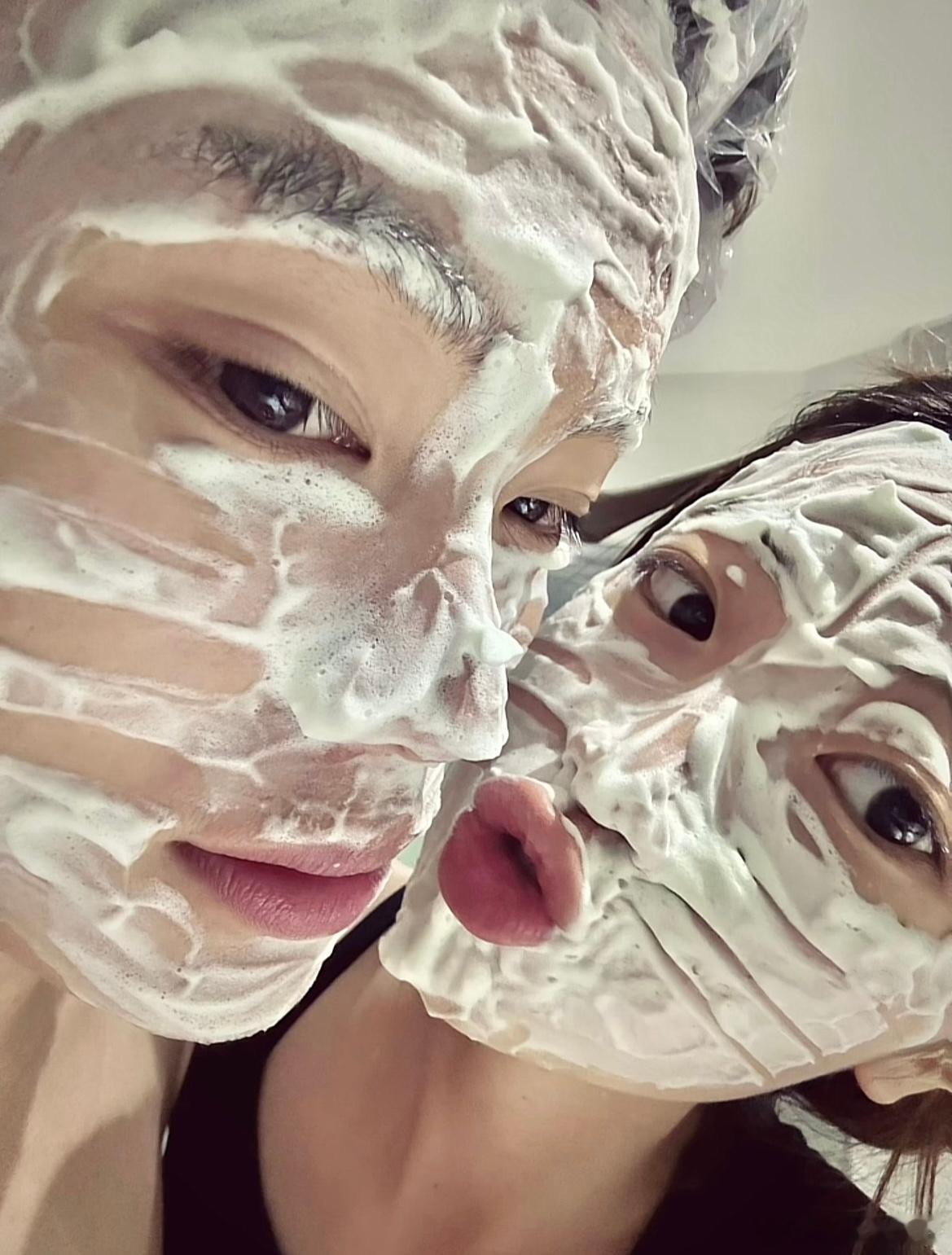 我遇见一个女孩，她的生活太忙碌了，所以我来做她小弟了 ​​​