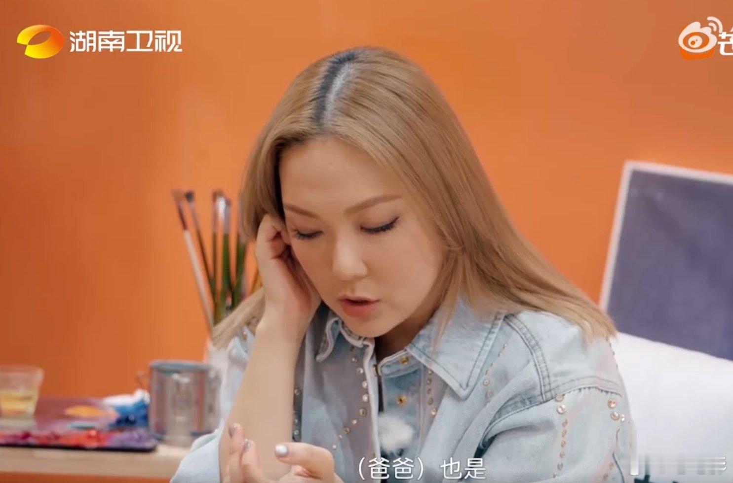 卫兰[超话]卫兰说自己的hero是音乐卫兰这经历真的，说音乐是 hero 一点没