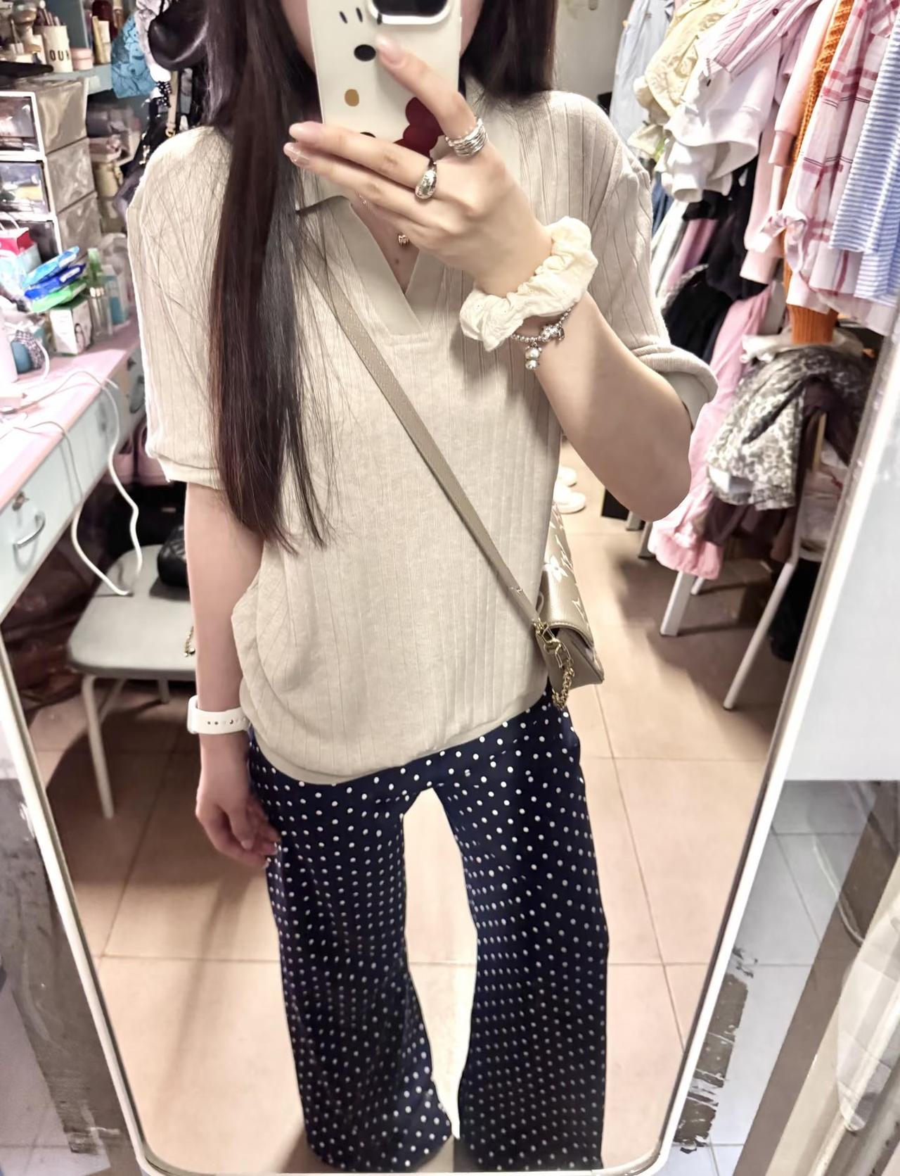 敲爱的简单舒服的穿搭～
Ootd ootd 女大学生 随便穿穿就很好看 简单舒服