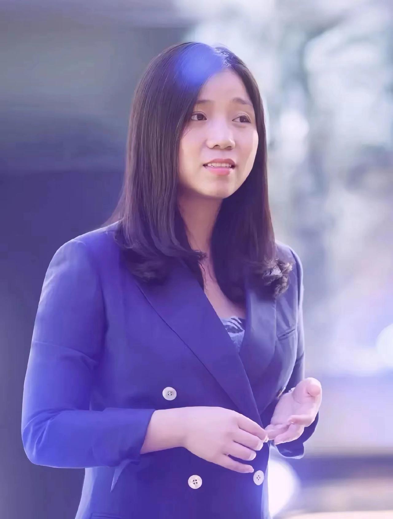 说实话，第一次听到“李寒穷”这个名字，
我以为是个苦情戏里的配角。结果人家是雅戈