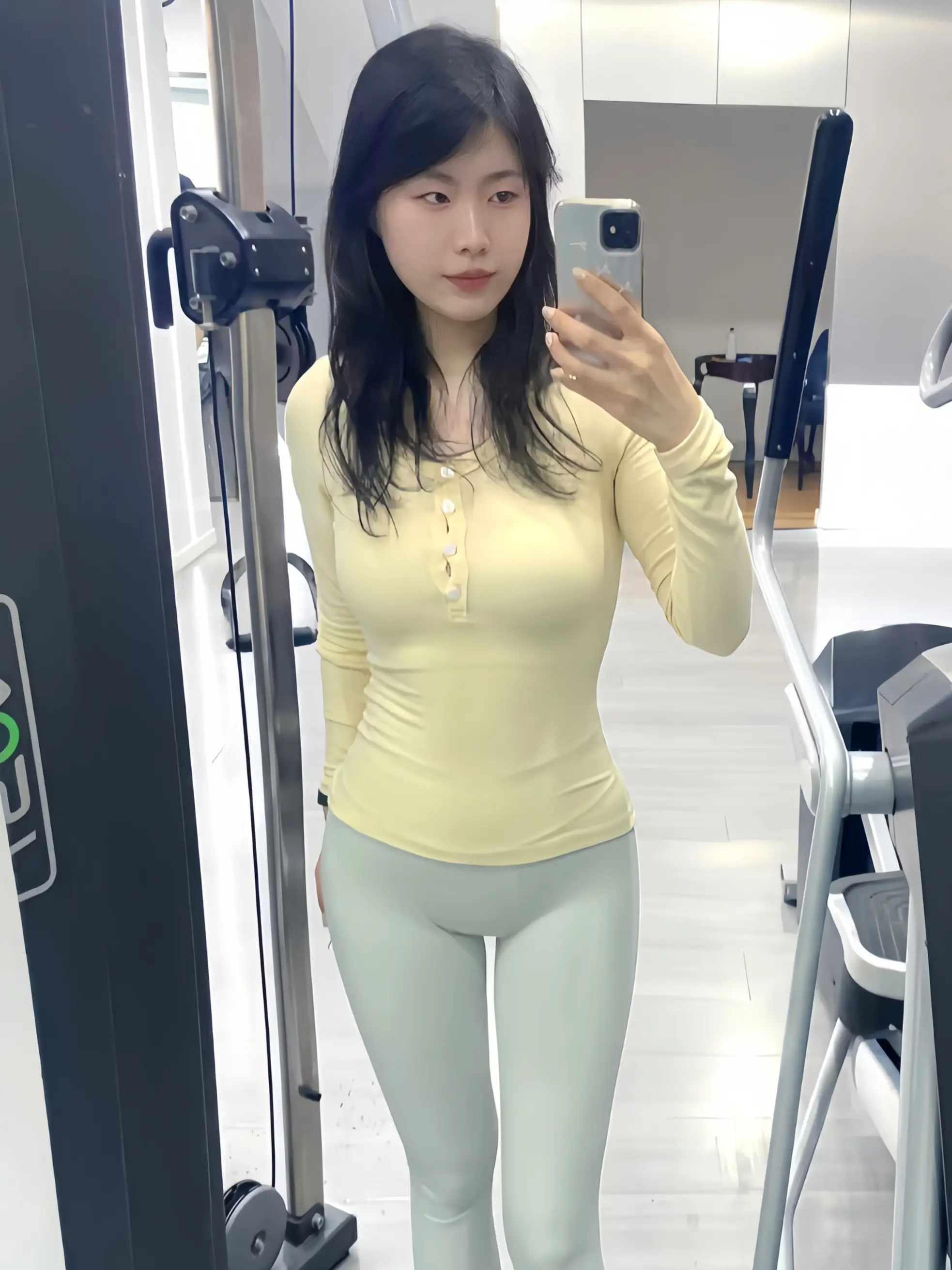 自己打车去看病，自己躺在病床上叫外卖，准备自己打车回家，想想起码病了还...