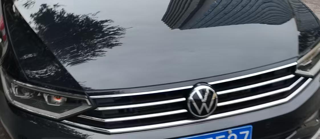 昔日车圈老大哥，如今瘦身求生存！
大众一边豪掷400亿砸智能化，一边业绩遇冷，利