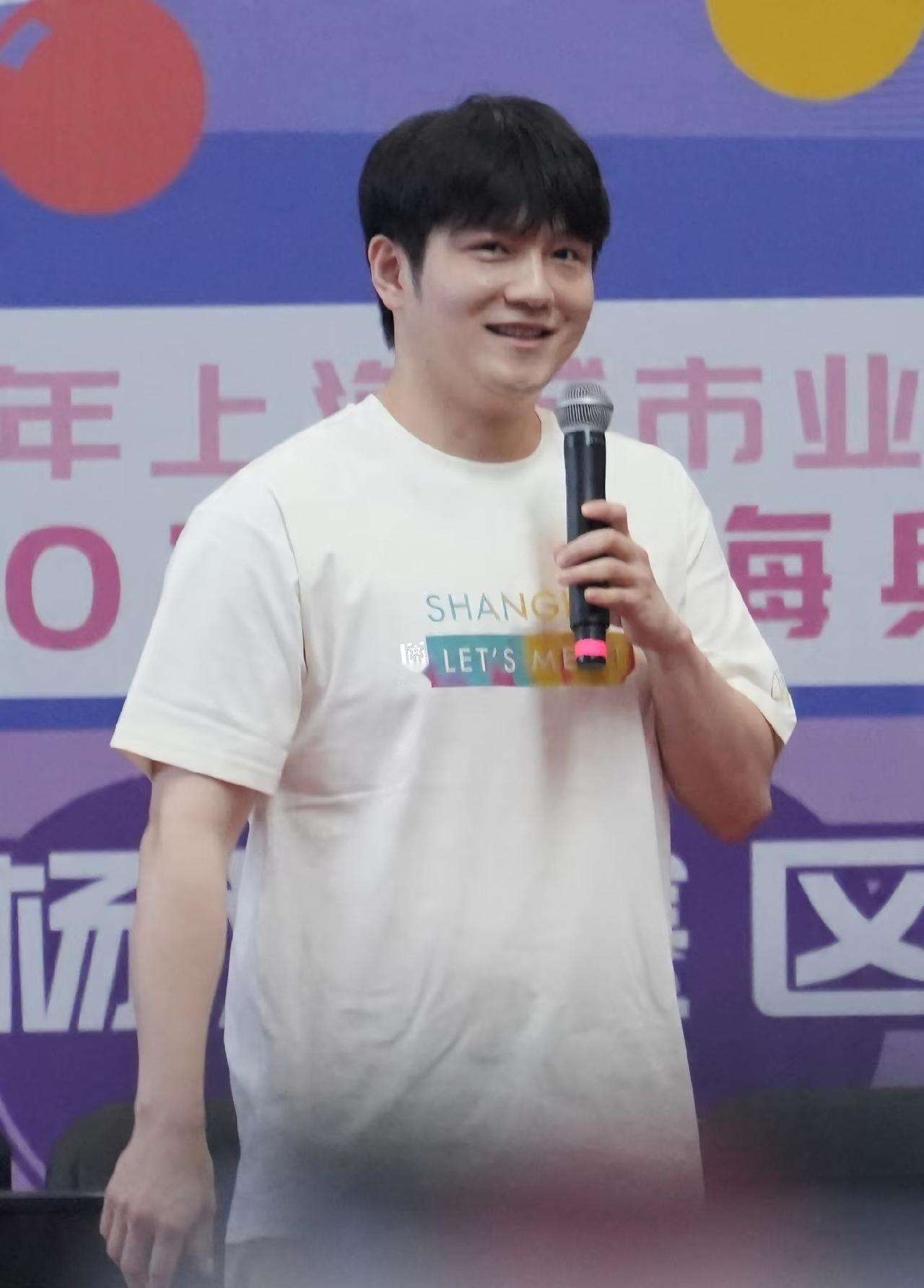 上海乒乓球体育嘉年华樊振东最新金句：
不能永远赢，但要永远想赢！
      樊