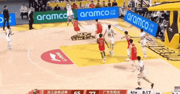 徐杰这一点小爆发，个人连得5分了。广厦男篮vs广东男篮徐杰hll
