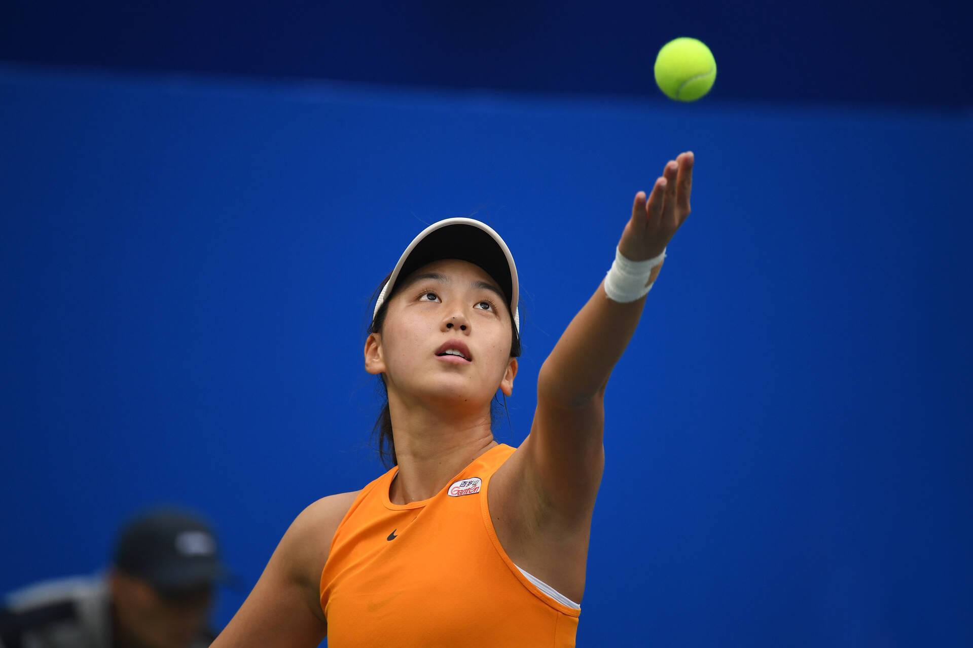 王欣瑜晋级第二轮#温网2024#女单首轮，中国小花王欣瑜以7-6(4) 3-6 