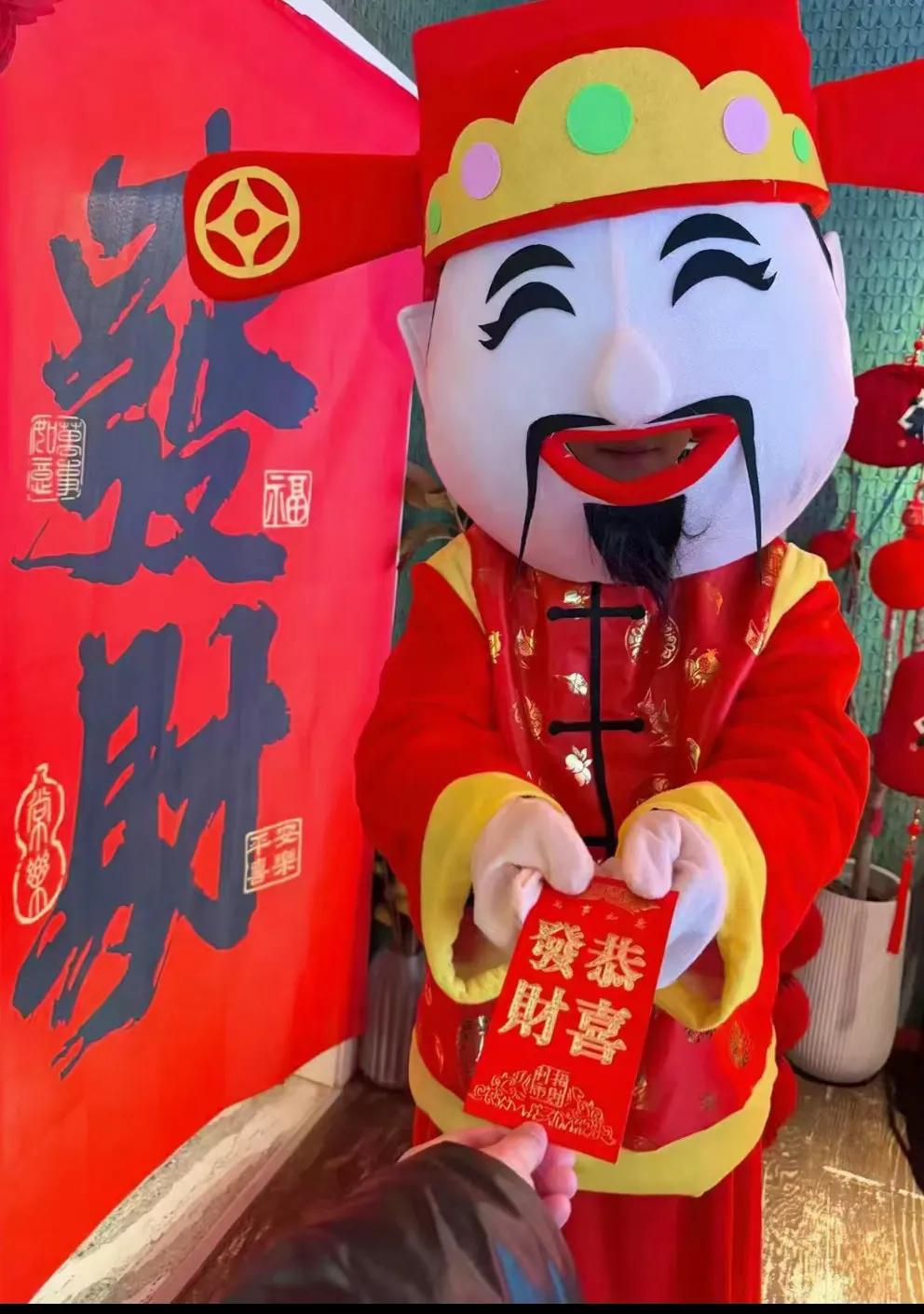 要说我最讨厌什么人，就是讲话不做数的人。

今年从我手里借出去十万，借时都说年底