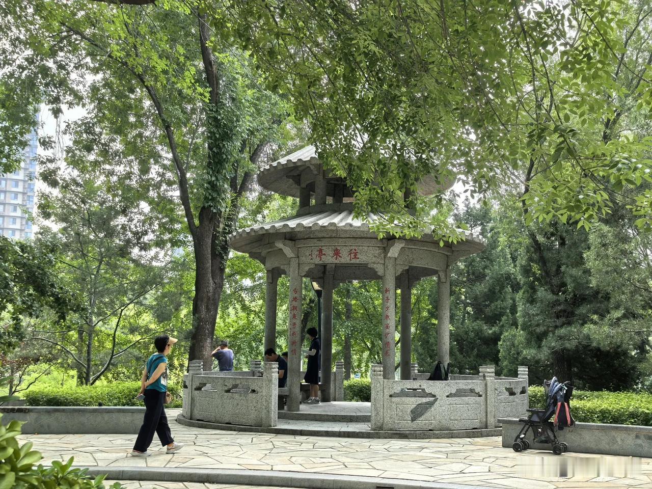 玲珑公园往来亭