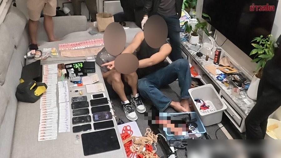 美国又出事了。

一名仓库工人一把火烧了自己上班的仓库，烧掉的货品总价值将近1.