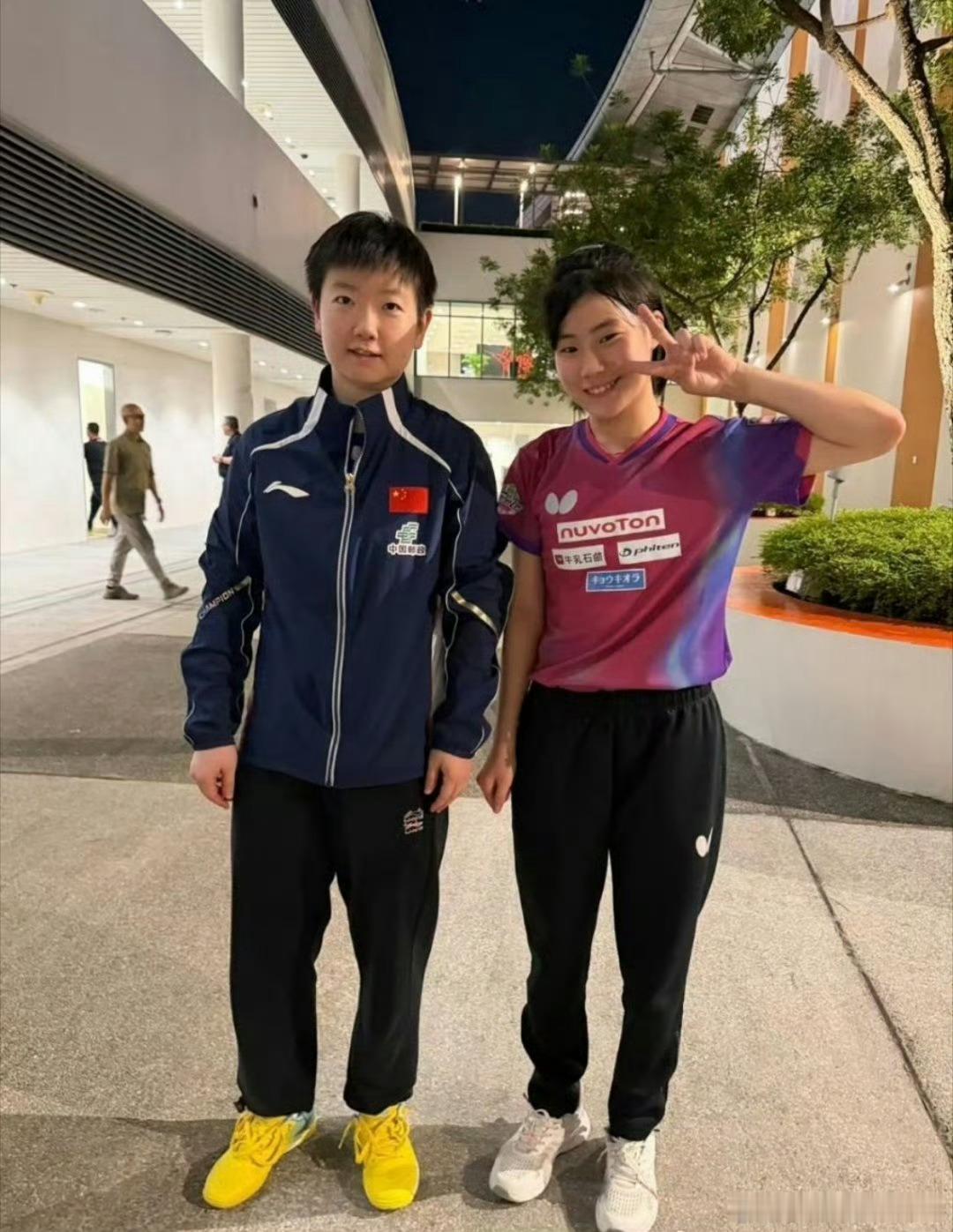 松岛美空用孙颖莎合影做头像拿偶像激励自己呗，顺便秀一下自己跟偶像的合照