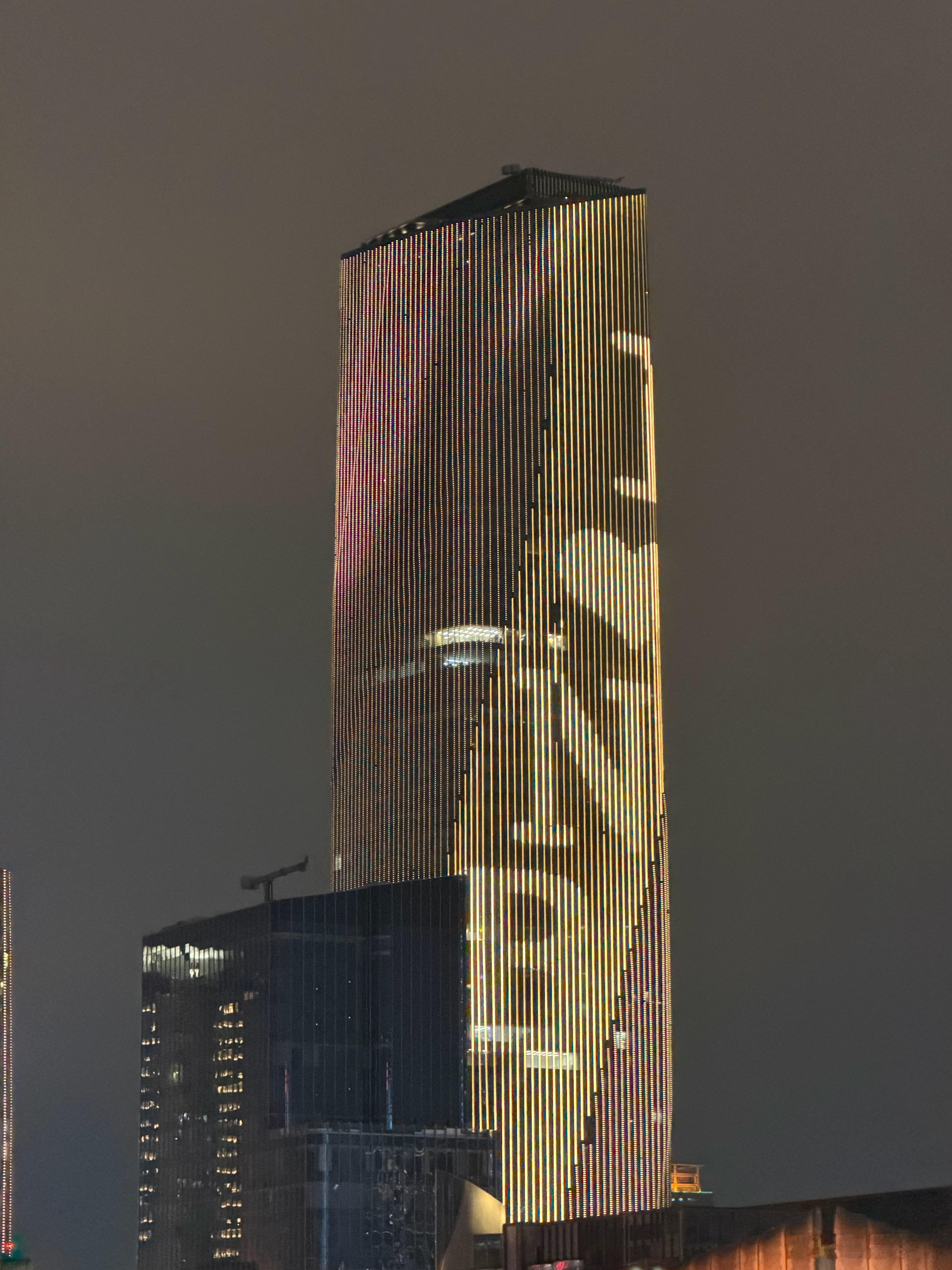 青岛大雪，飞机一直延误，在宁波逛了一天。才留意到宁波的缩写是NB 宁波