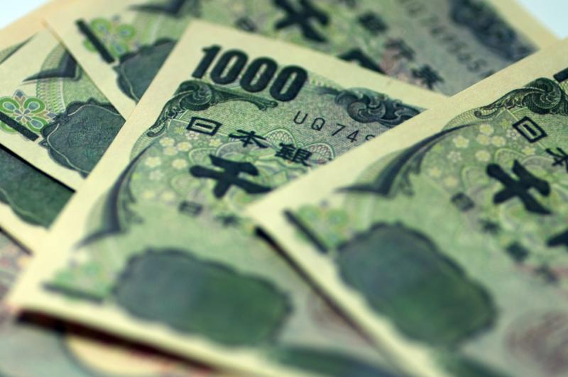 日元近期跌至18个月低点这事挺值得琢磨。一方面，中国对日本加强军民两用物项出口管