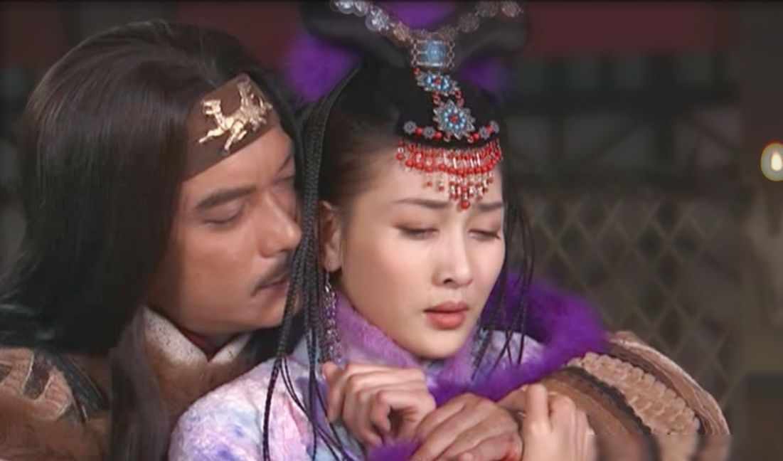 王昭君收到汉成帝“从胡俗”三个字的回信，当晚就撕了，转头给继子生了两个女儿。