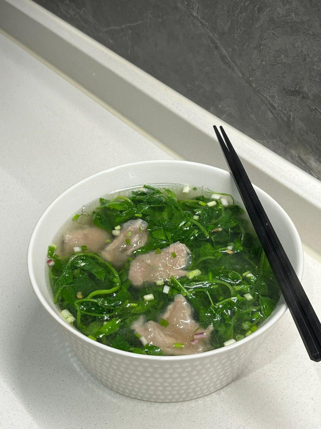 超级嫩滑的豌豆尖滑肉汤🤤（附教程）