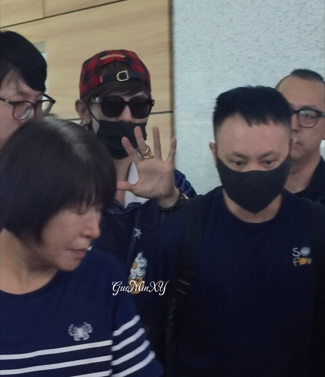 纶东 妈咪6.20长春到达生图未修 顺毛特别乖呀 今天是好母亲 
