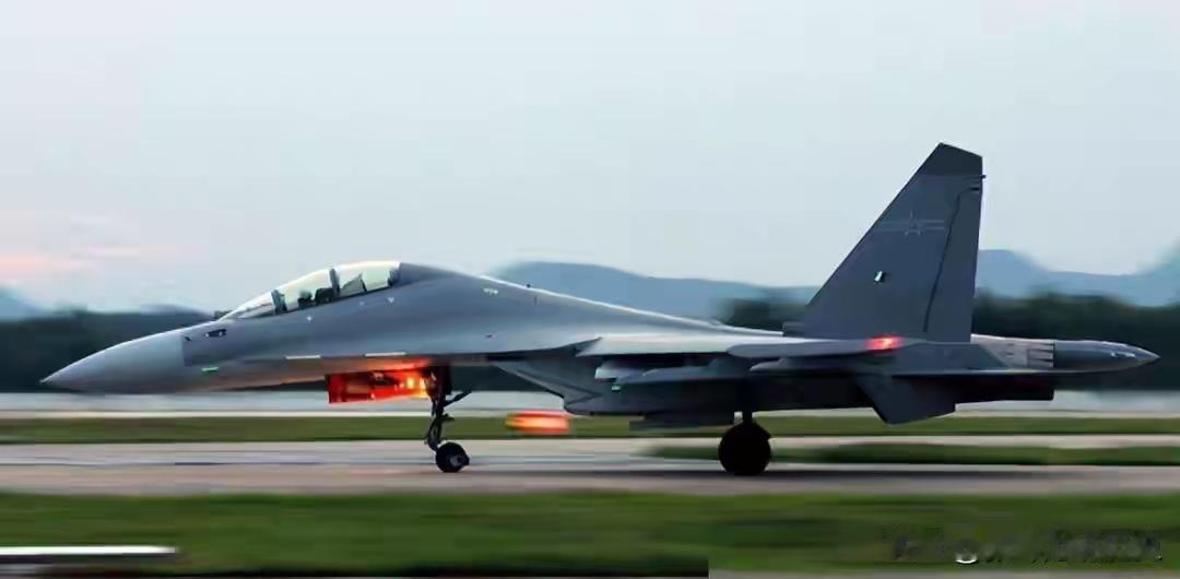 文明之鹰‑2026中埃联合演训，中国空军直接把一整套现代化空中作战体系带到北非。