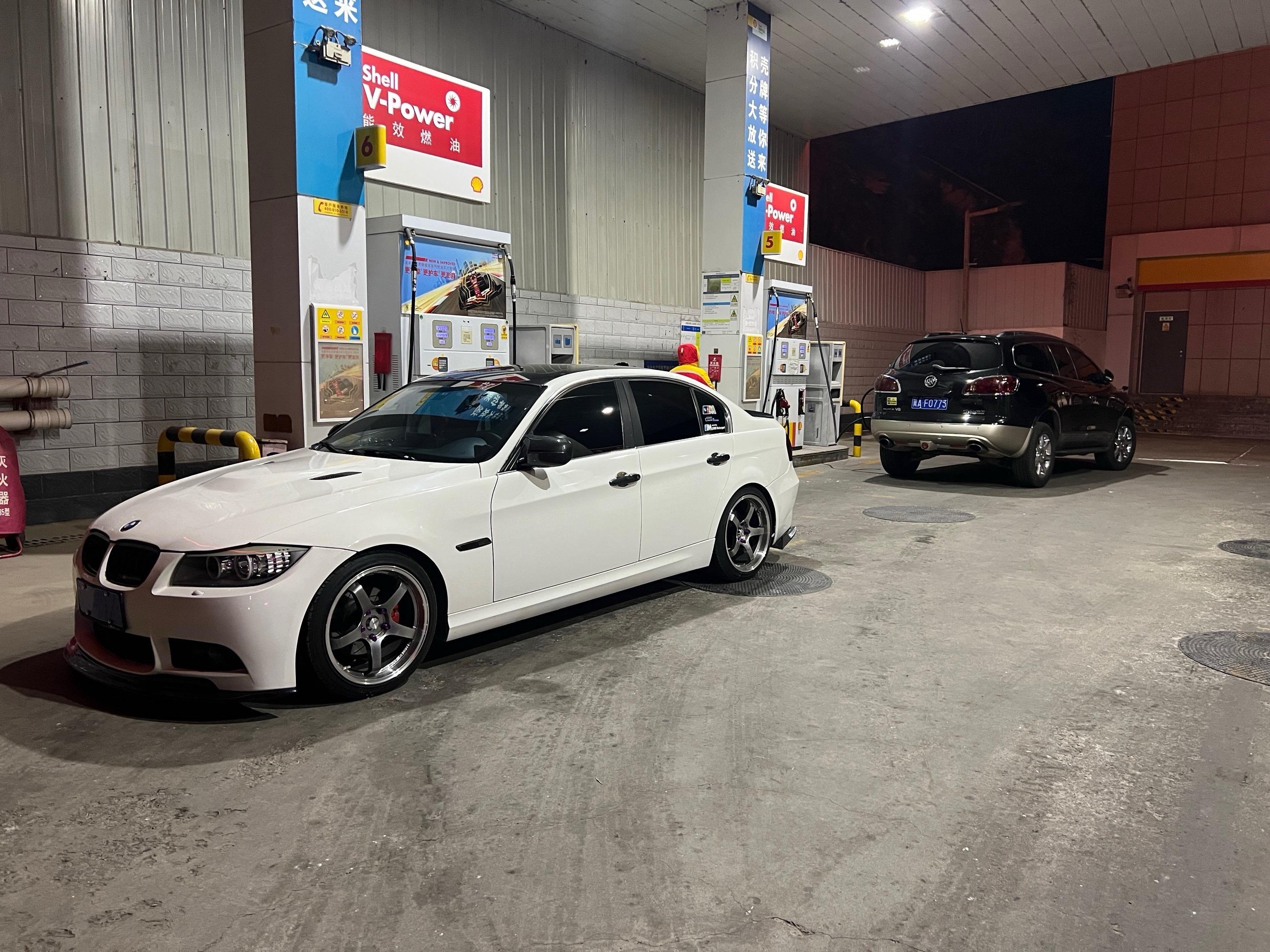 生活就像油表一样 总该提醒你加油了。