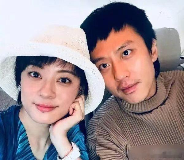 邓超孙俪驰援沈阳邓超孙俪捐赠驰援沈阳 邓超孙俪驰援沈阳，夫妻俩在公益上从不含糊，
